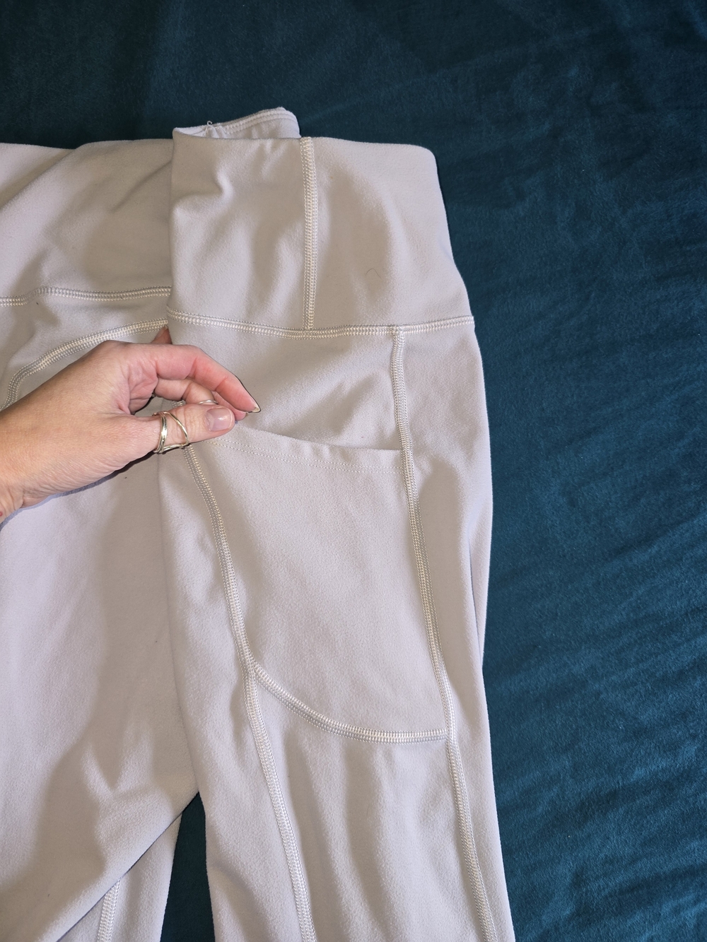 High-Rise Cropped Athletic Leggings in Light Gray - Picture 9 of 11